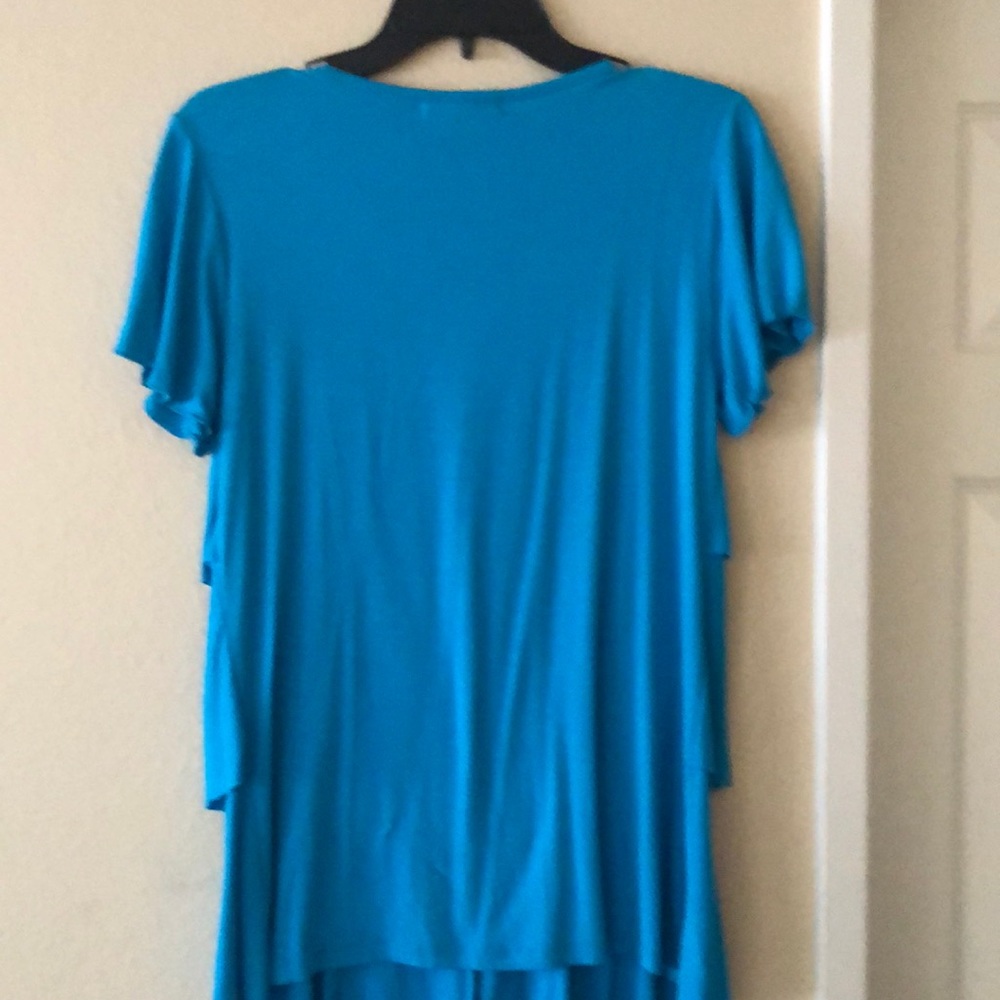 Pretty Turquoise Women’s Top - Picture 2 of 3